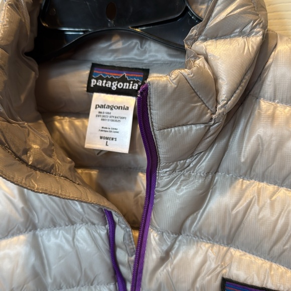 Women’s Patagonia large puffer jacket  - Picture 2 of 5